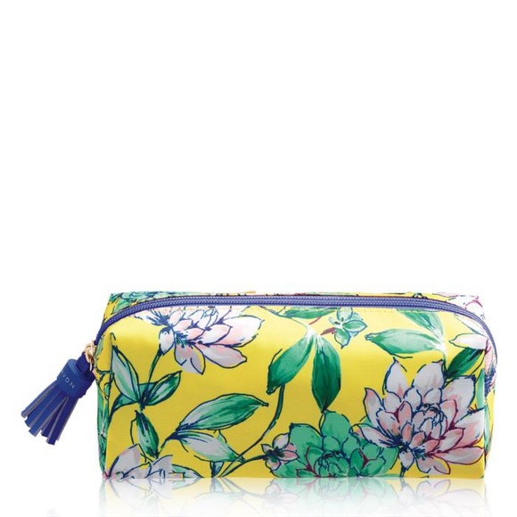 Avon Handbags - Avon Savannah-inspired Flower Print Bag